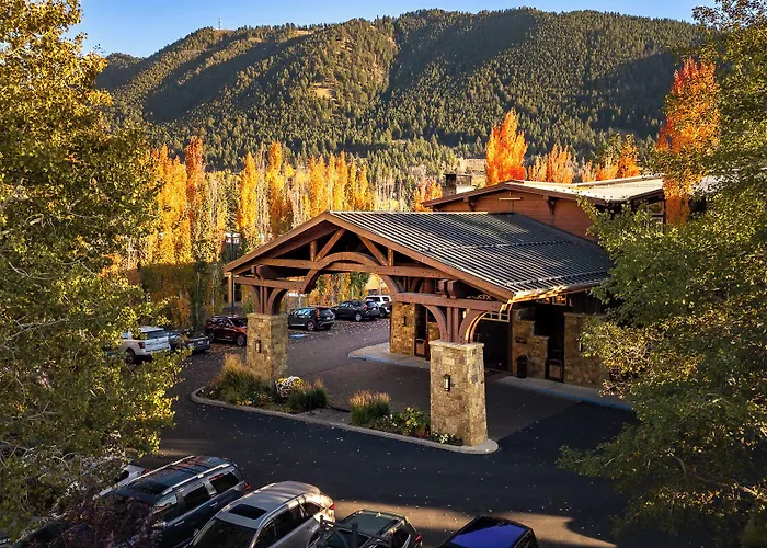 Hotel Wyoming Of Hole